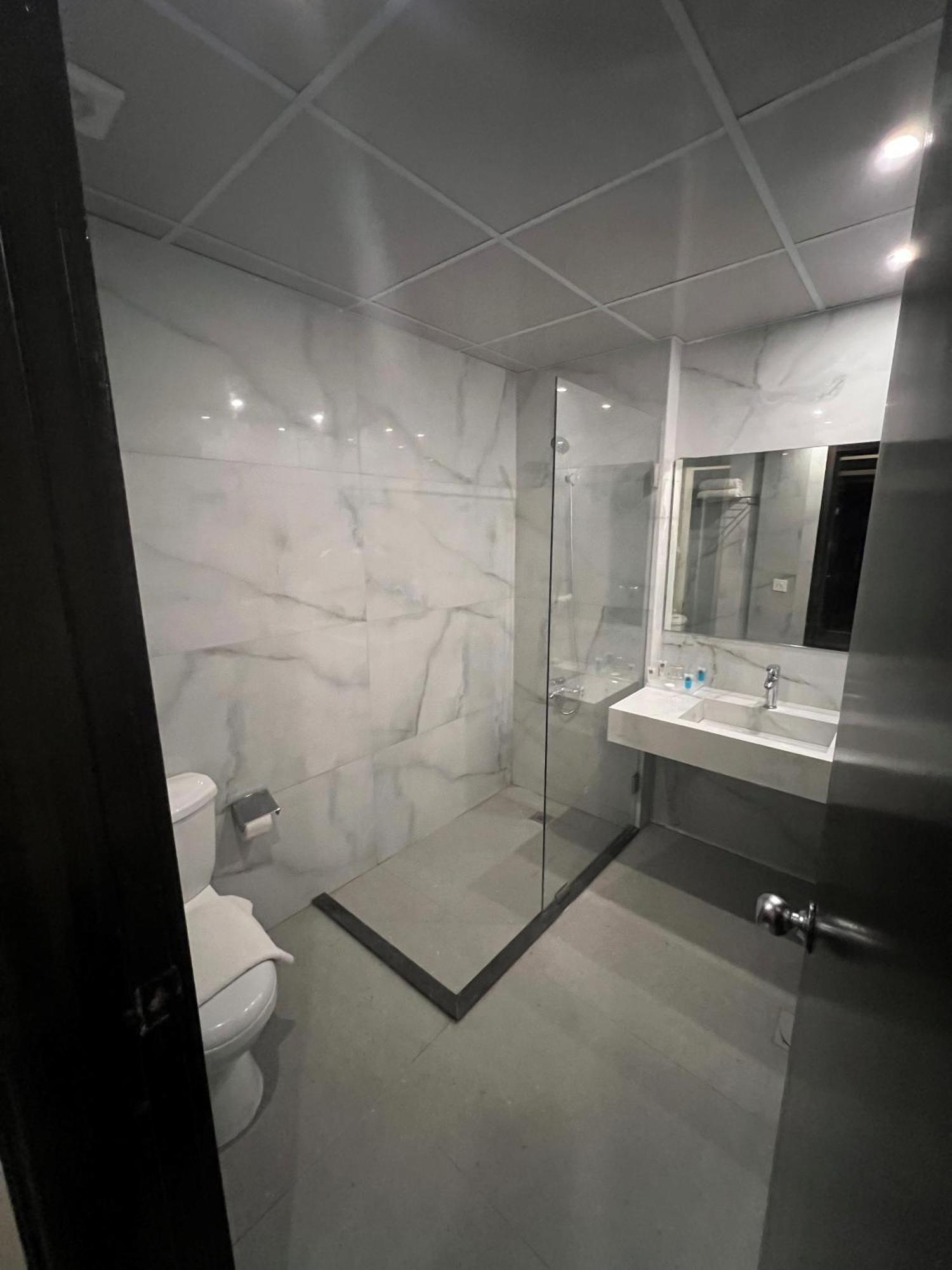 Duroy Hotel By Beverly Beirut Exteriör bild