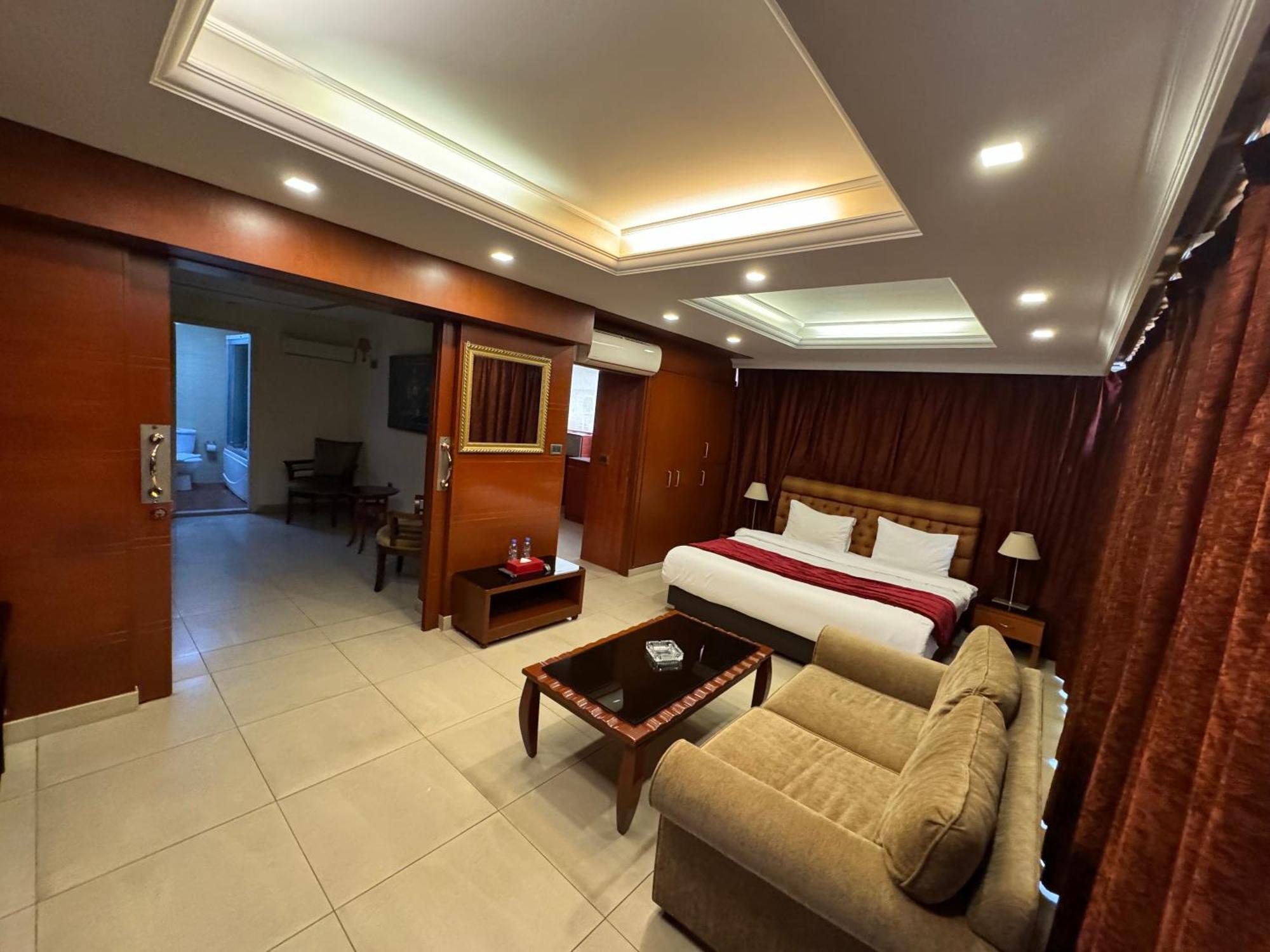 Duroy Hotel By Beverly Beirut Exteriör bild