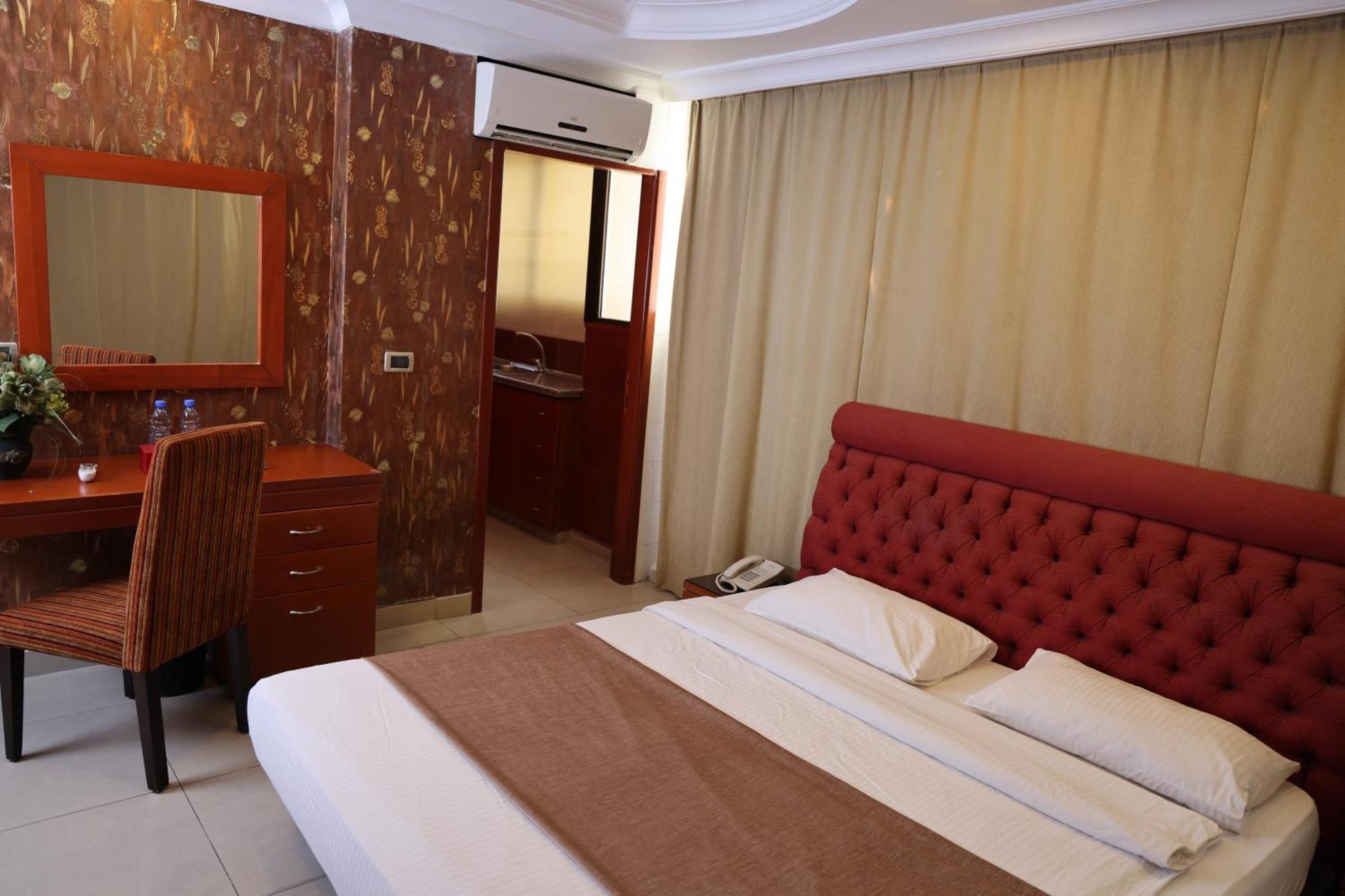 Duroy Hotel By Beverly Beirut Exteriör bild