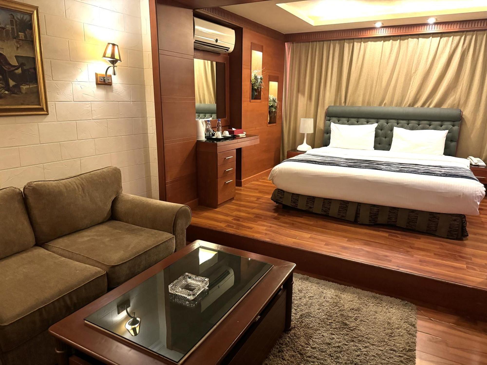Duroy Hotel By Beverly Beirut Exteriör bild