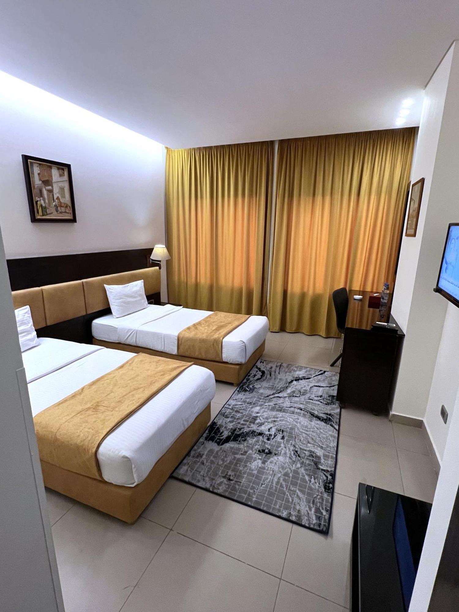 Duroy Hotel By Beverly Beirut Exteriör bild